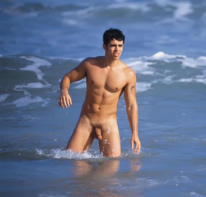 https://prikol.ru/wp-content/gallery/april-2012/beach-nudes-46.jpg