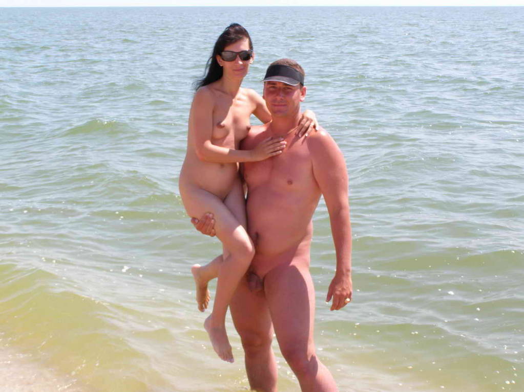 https://prikol.ru/wp-content/gallery/july-2009/nudists-06.jpg