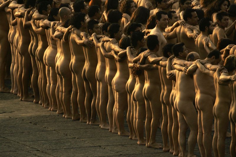 180000-naked-people-10