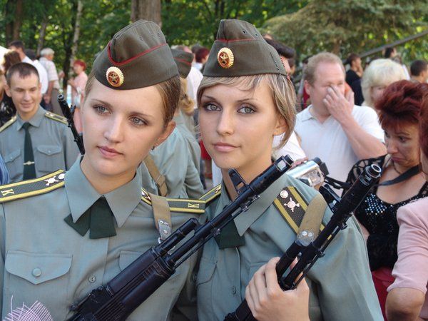 girls-with-guns-39